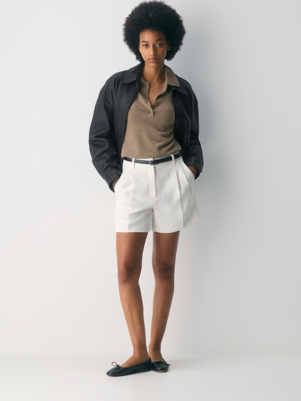 Aritzia The Effortless High-Rise Mid-Thigh Shorts - Crepette Light Birch